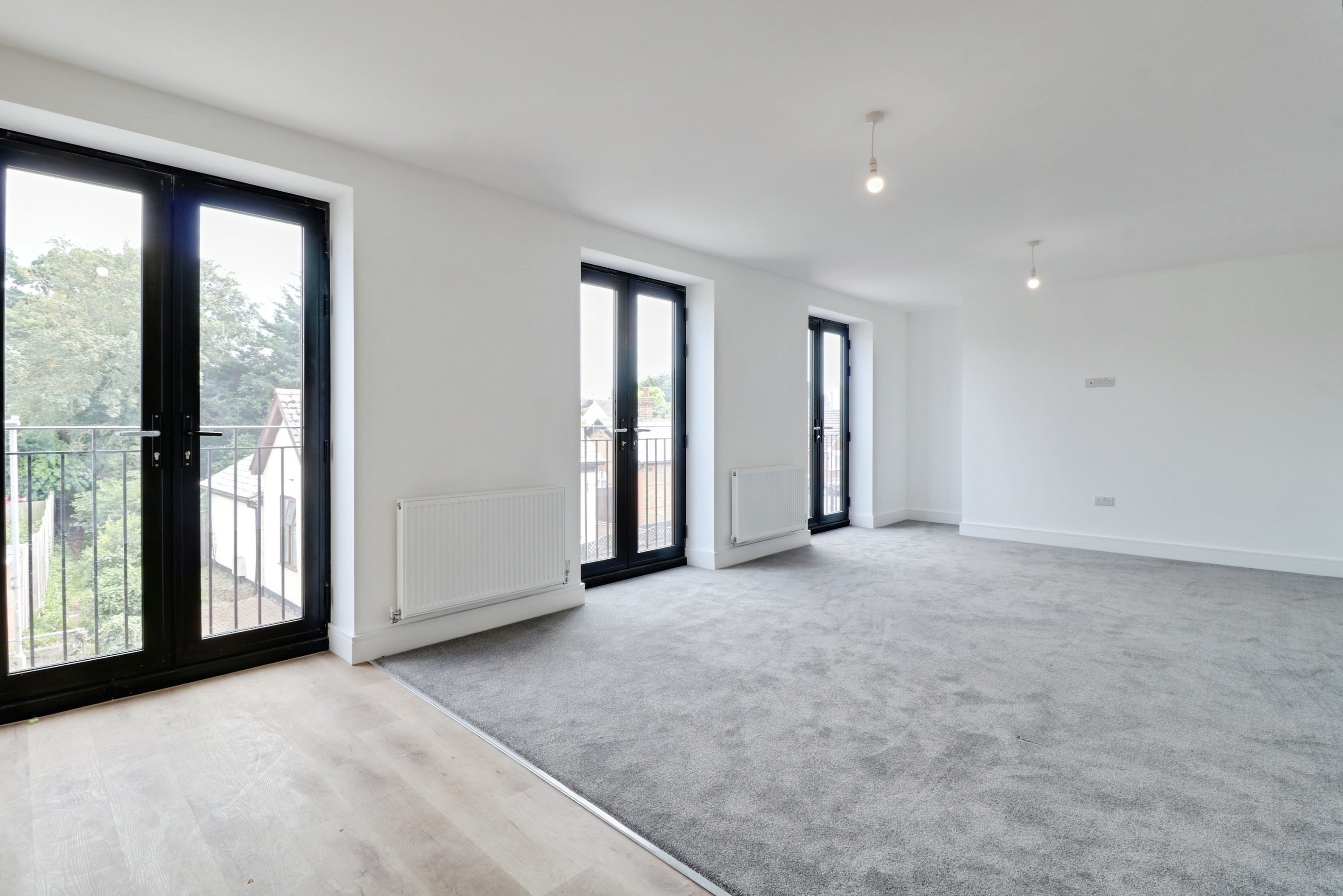 Flat Spa Road in Rochford