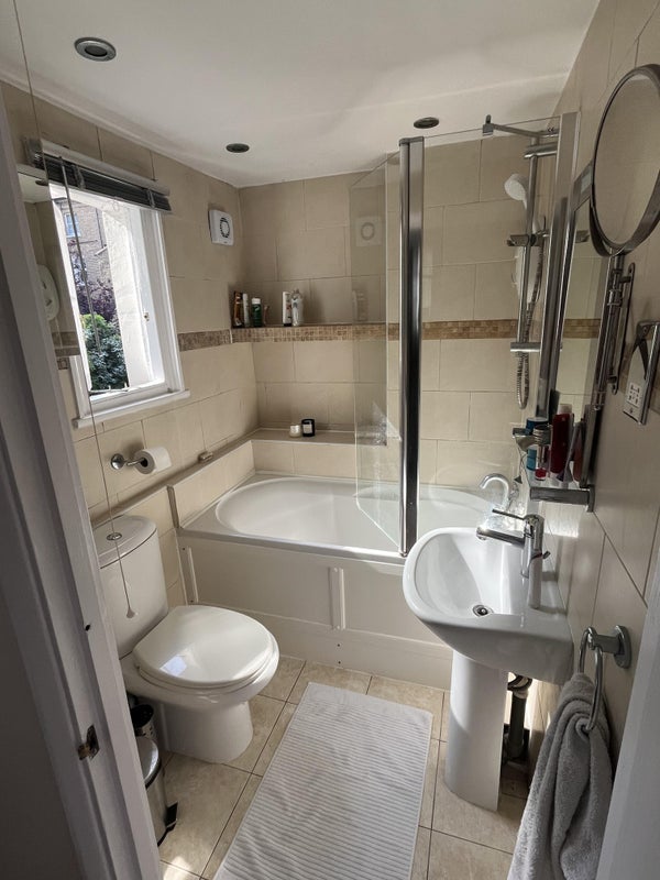 Room Edith Road in Greater London