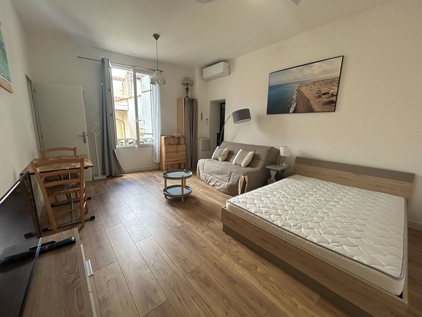 Flat Route de la Fontbrune in Cours-de-Pile