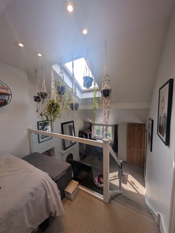 Room Harberton Road in Greater London