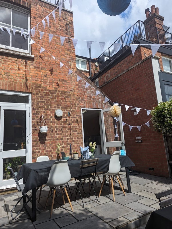 Room Harberton Road in Greater London