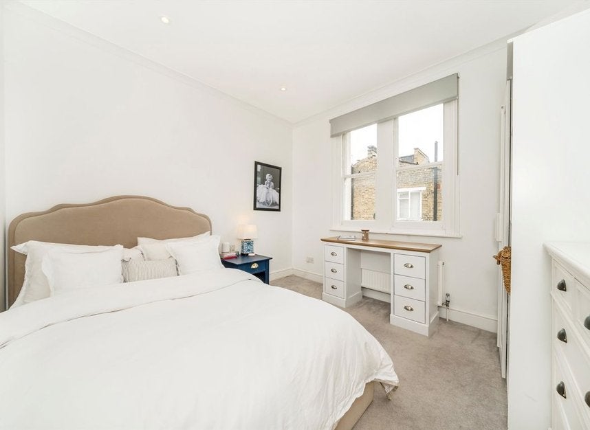 Flat Tynemouth Street in Greater London