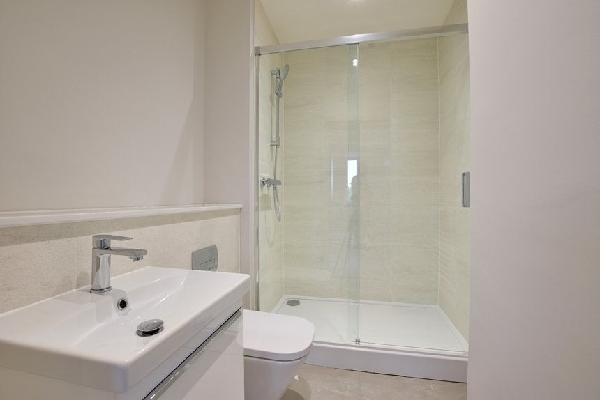 Flat Florence Way in Greater London