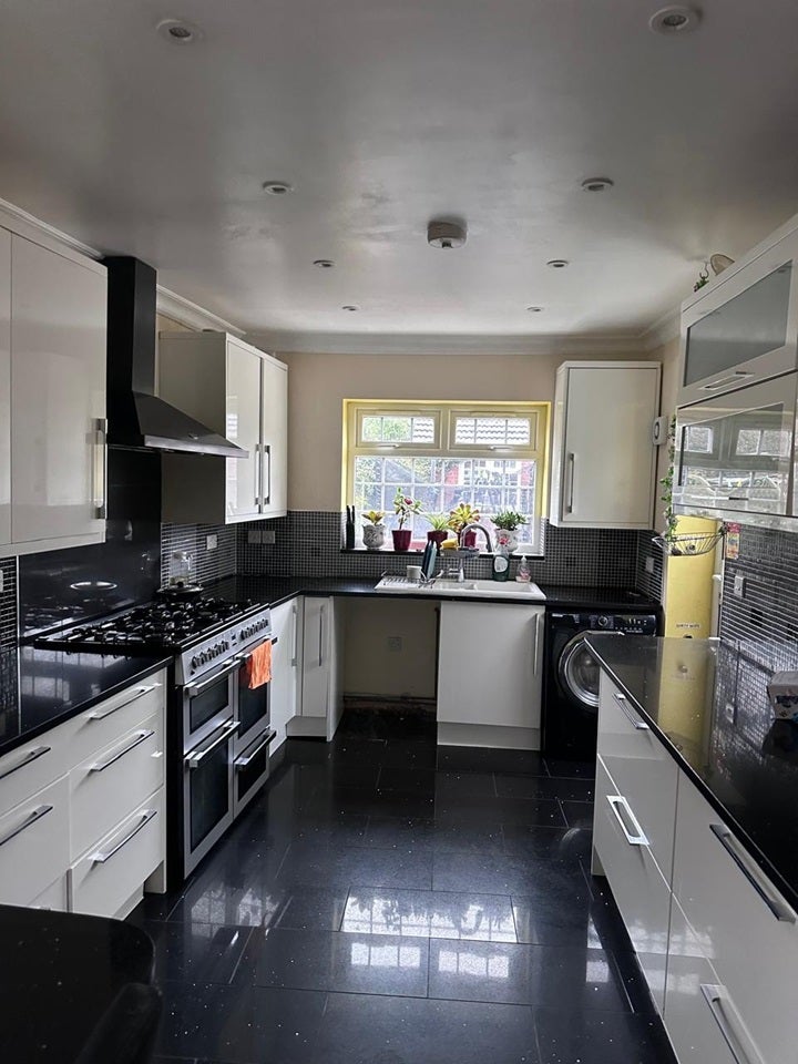 Room Marlborough Road in Slough