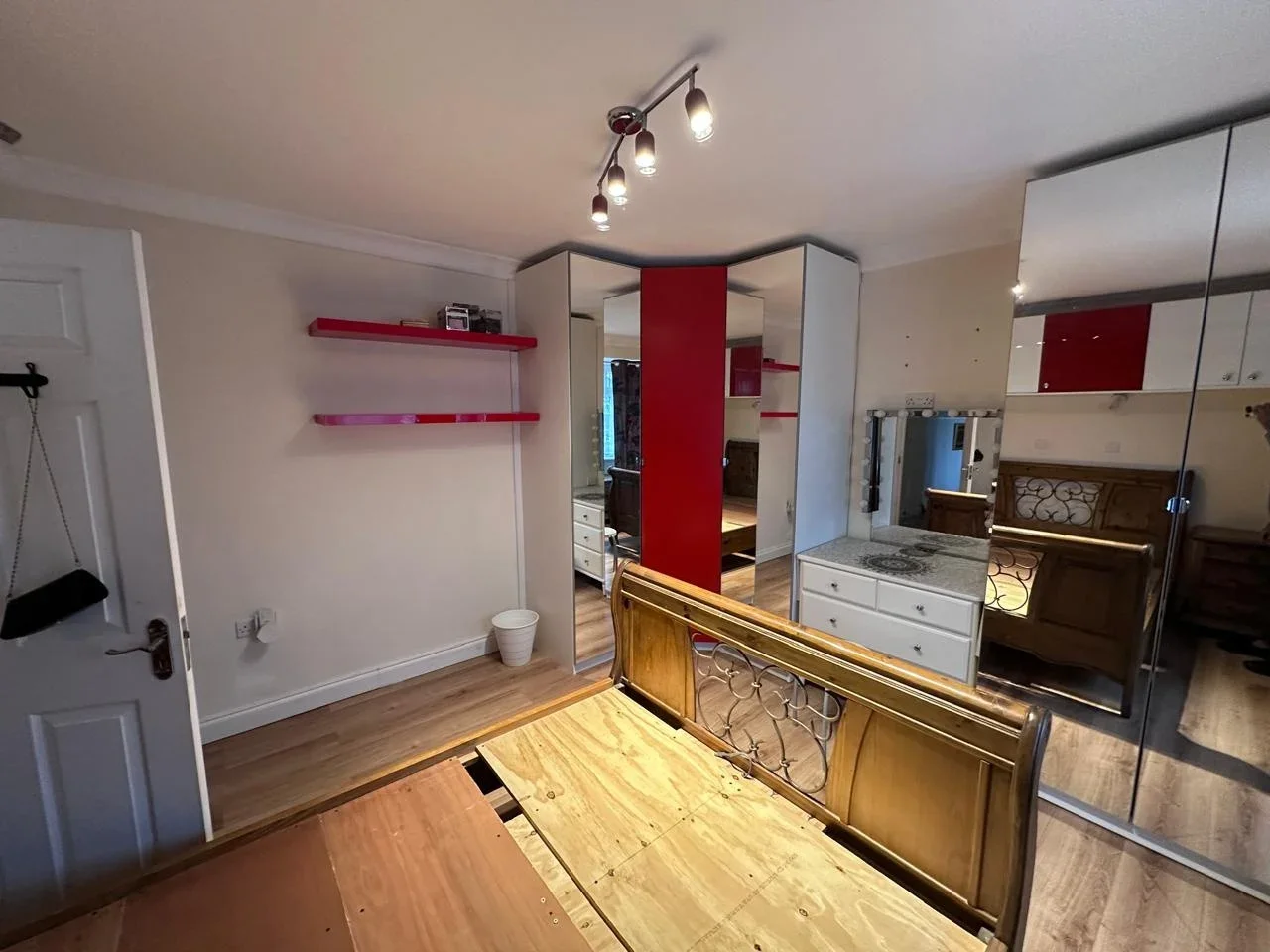 Room Marlborough Road in Slough