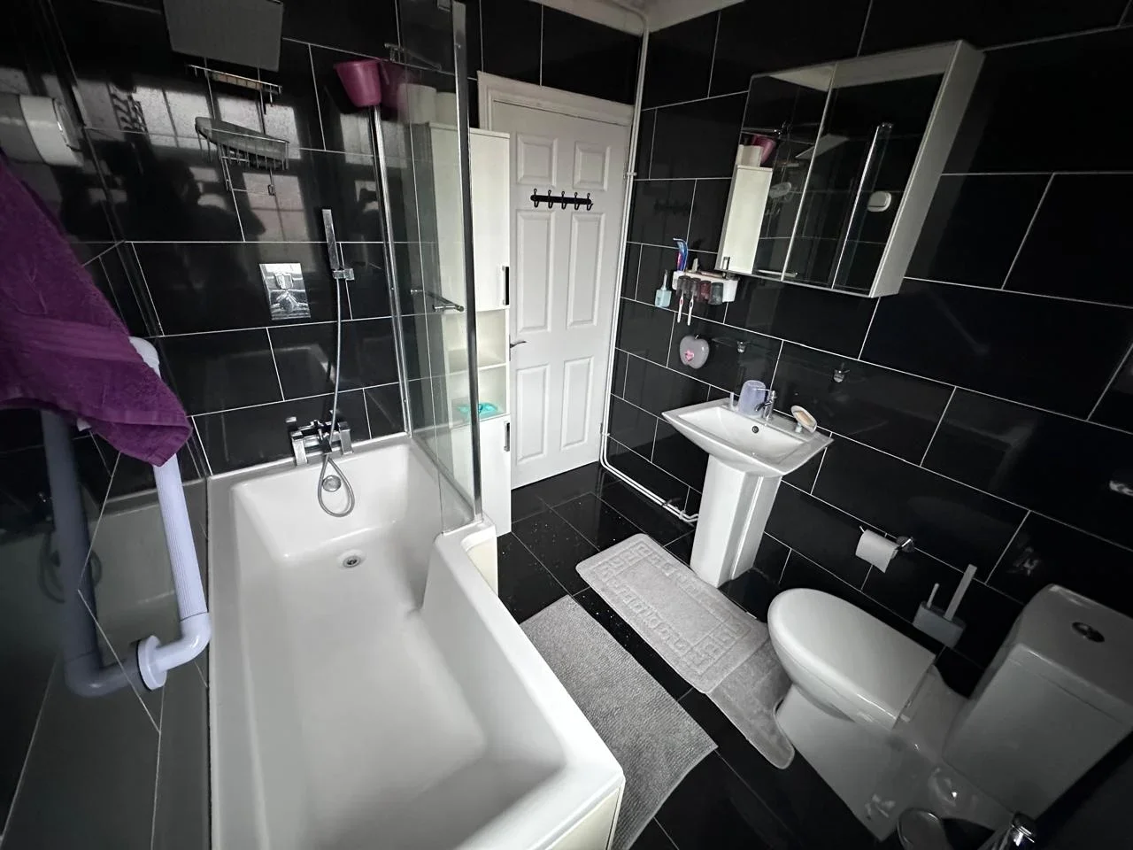 Room Marlborough Road in Slough