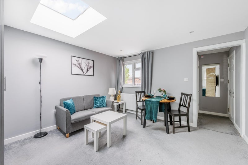 Room West View in Greater London