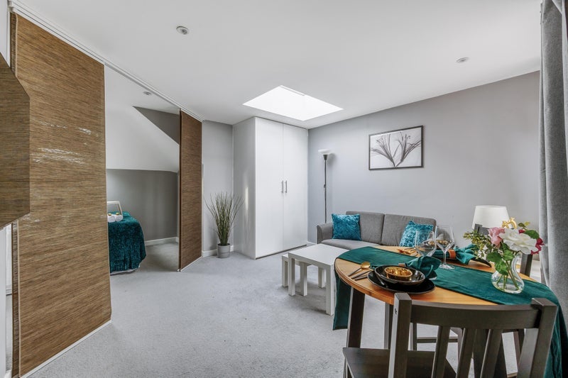 Room West View in Greater London
