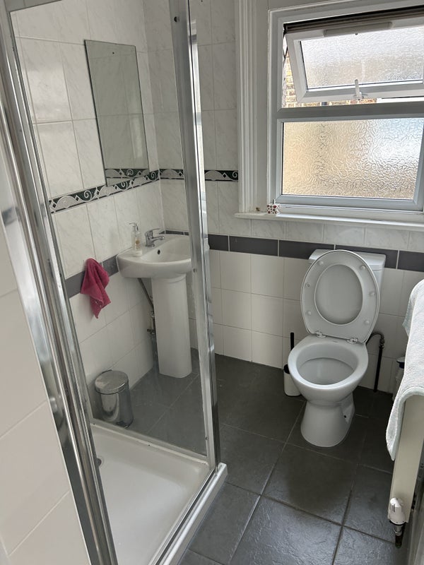 Room Lessing Street in Greater London