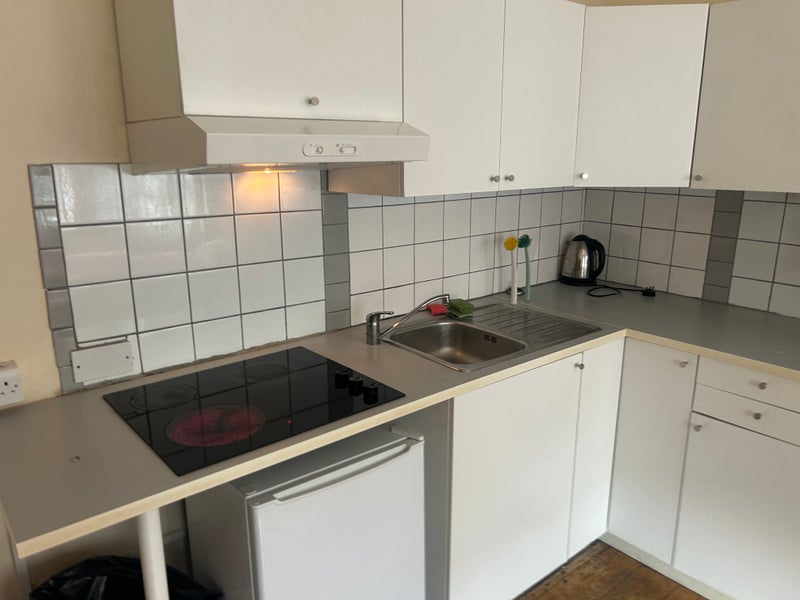 Room Lessing Street in Greater London