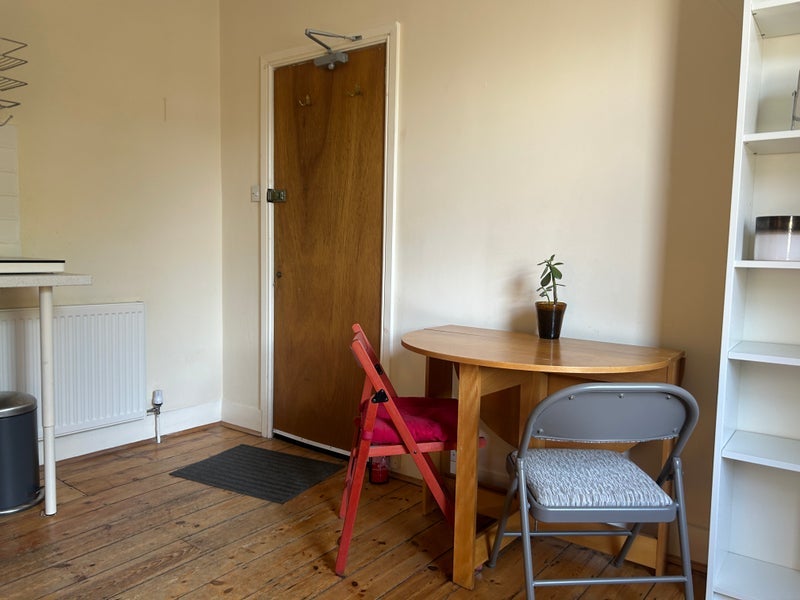 Room Lessing Street in Greater London
