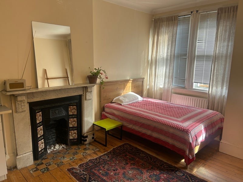 Room Lessing Street in Greater London