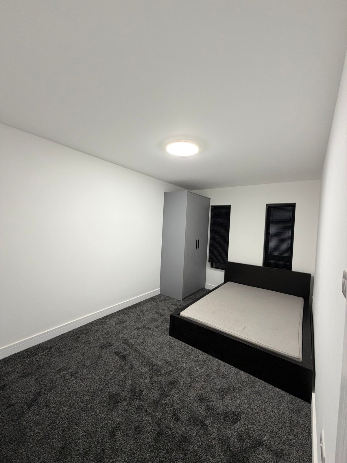 House Lodge Avenue in Greater London