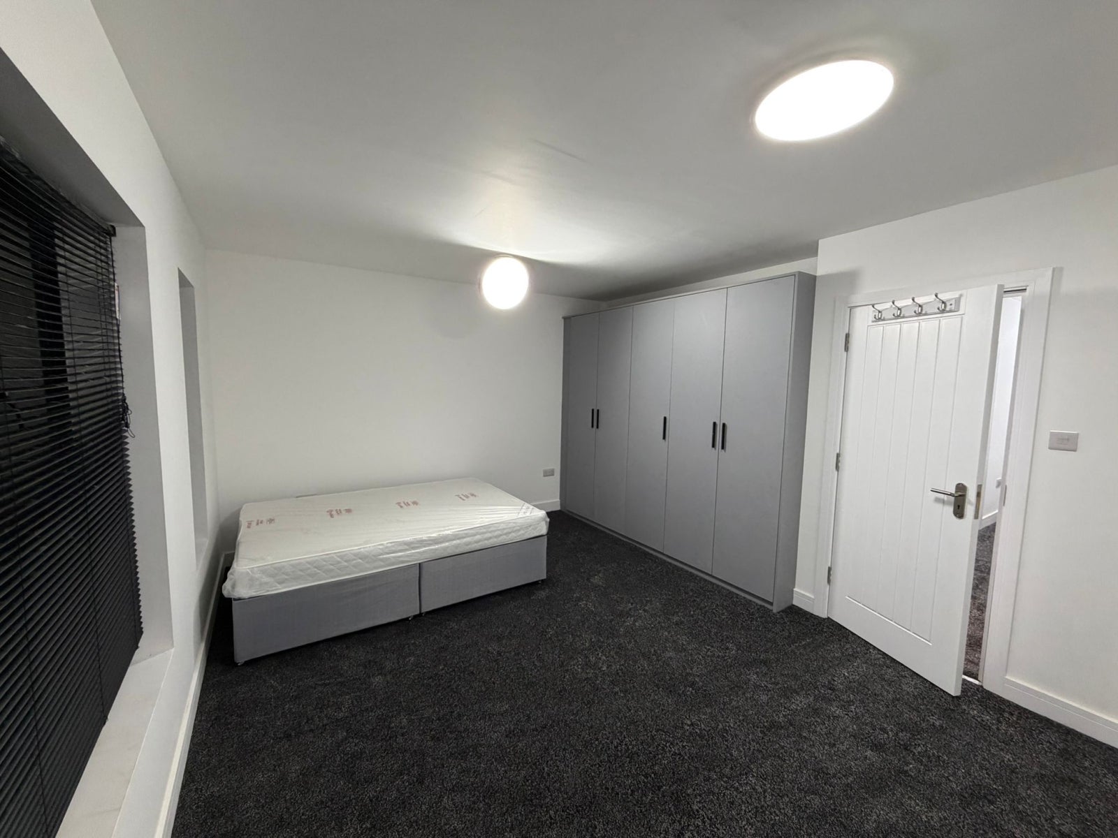 House Lodge Avenue in Greater London