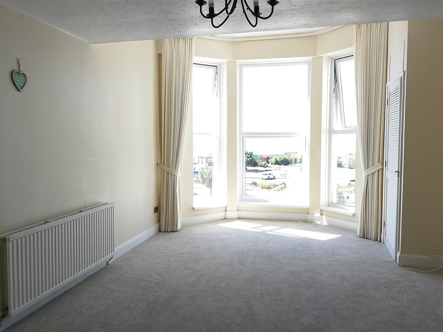 Flat South Parade in Portsmouth