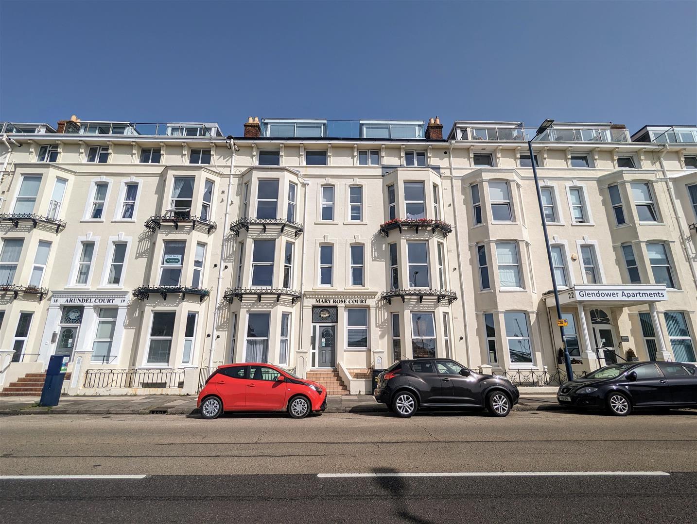 Flat South Parade in Portsmouth