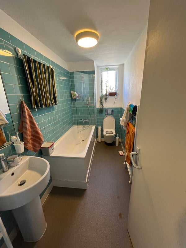 Room Errol Street in Greater London