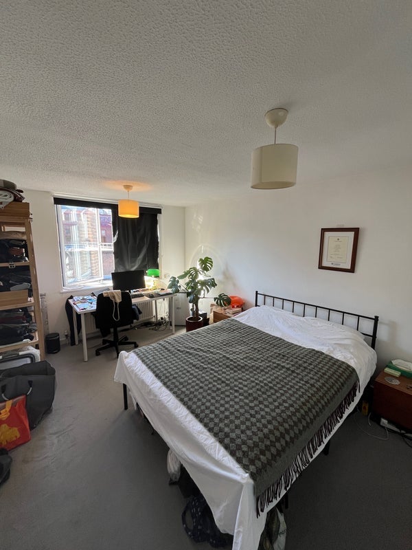 Room Errol Street in Greater London