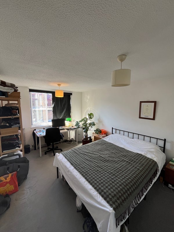 Room Errol Street in Greater London