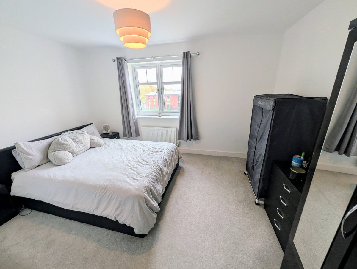 Flat Mendalgief Road in Newport