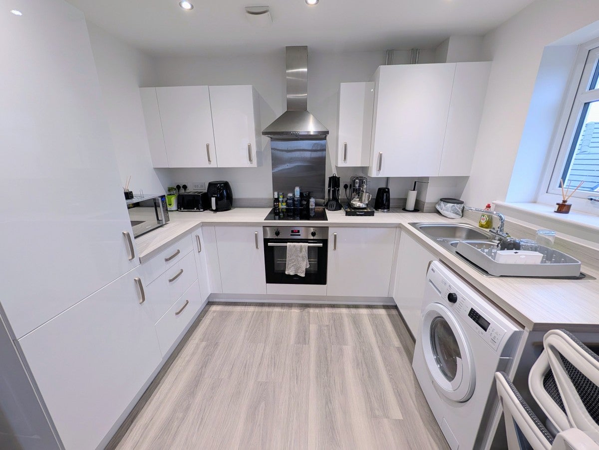 Flat Mendalgief Road in Newport