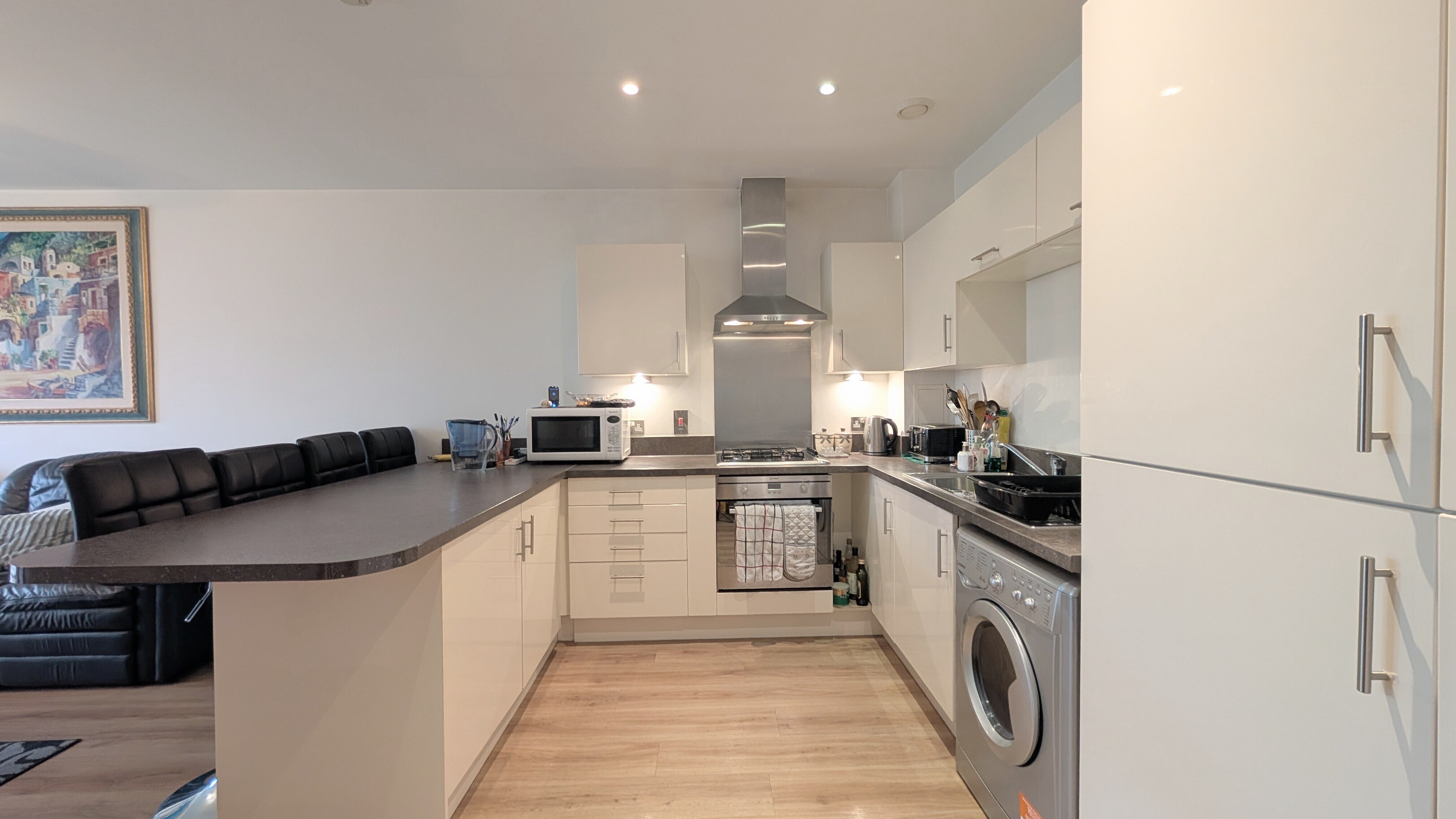 Flat Tentelow Lane in Greater London