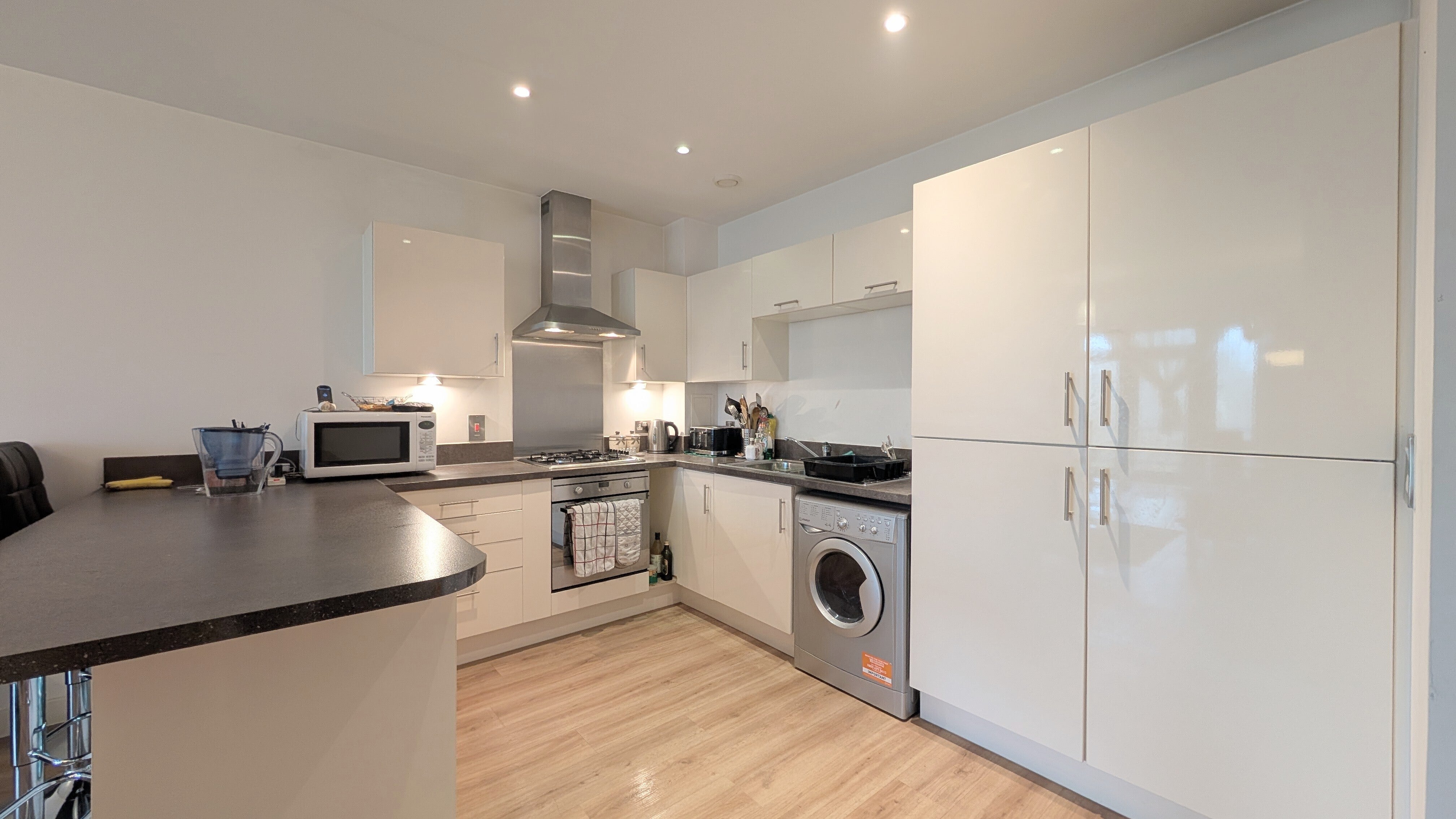 Flat Tentelow Lane in Greater London