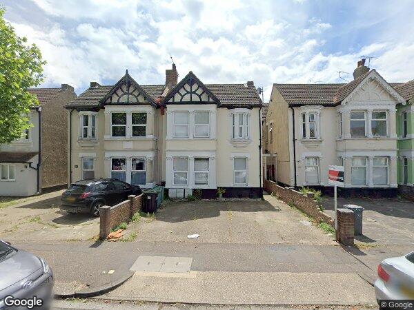 Flat Anerley Road in Southend-on-Sea