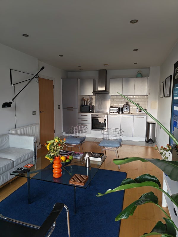 Room Kingsland Road in Greater London