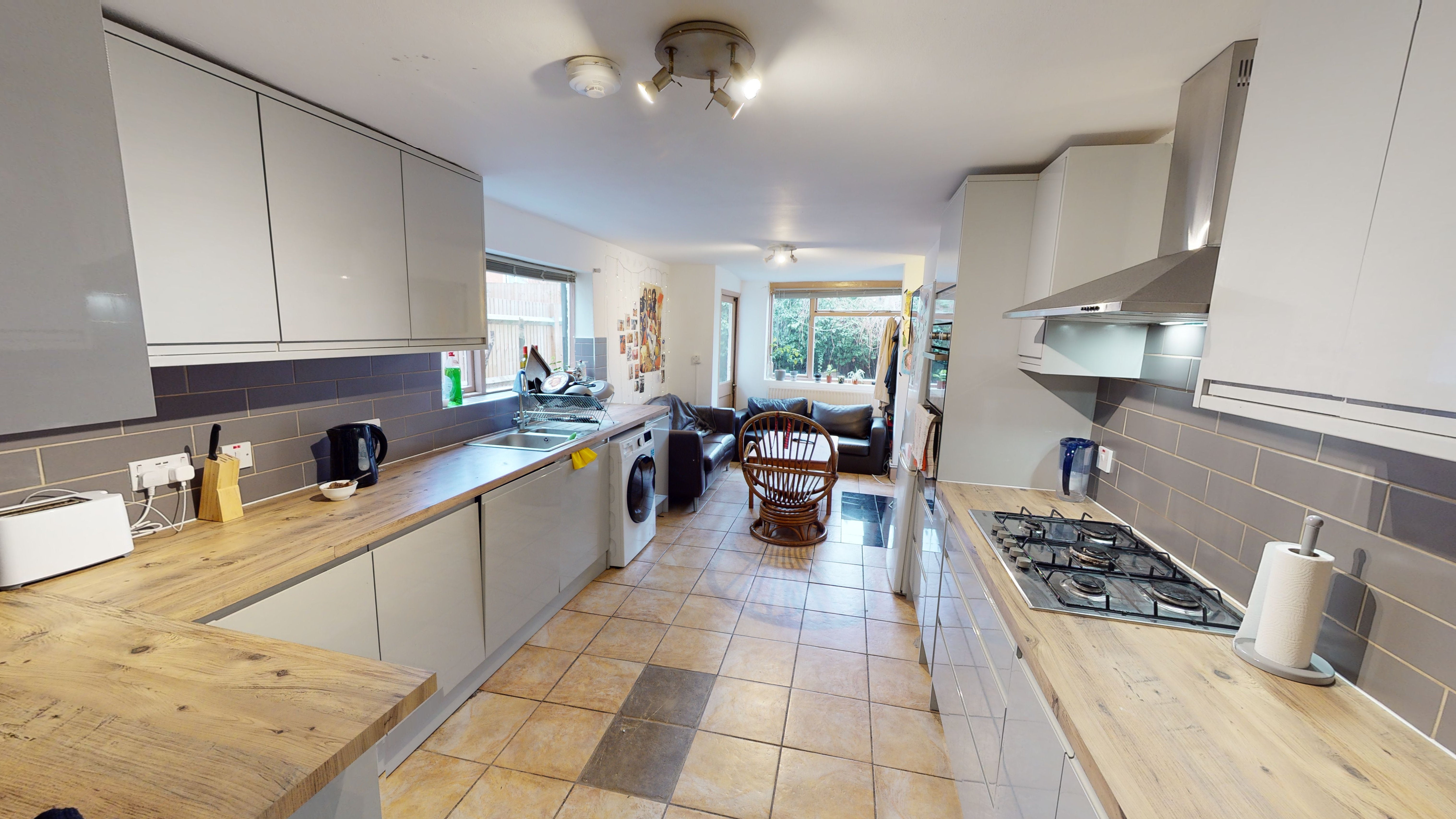 Flat Elcot Avenue in Greater London