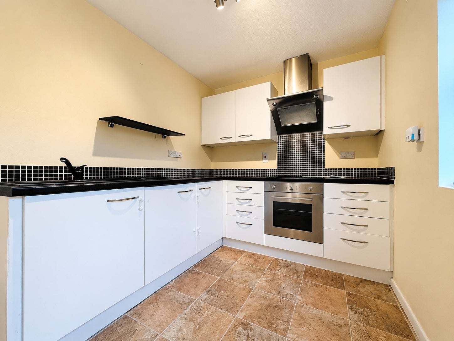 Flat Edgar Road in Thanet