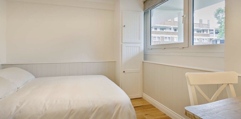 Room Parkham Street in Greater London