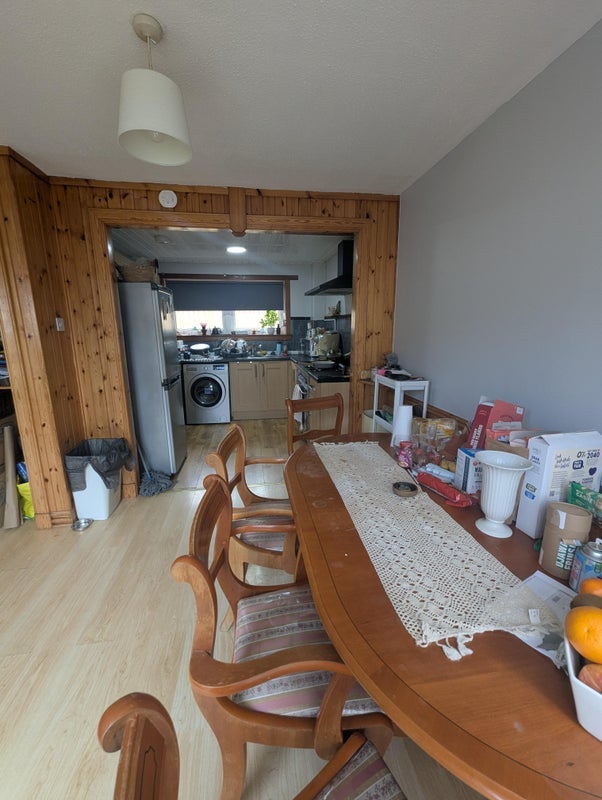 Room Labrador Avenue in Livingston