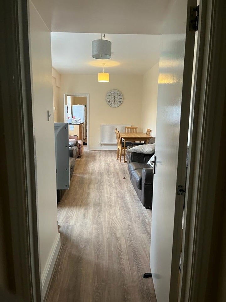 Room Oval Road in Birmingham