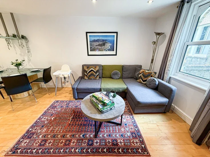 House Maida Avenue in City of Westminster
