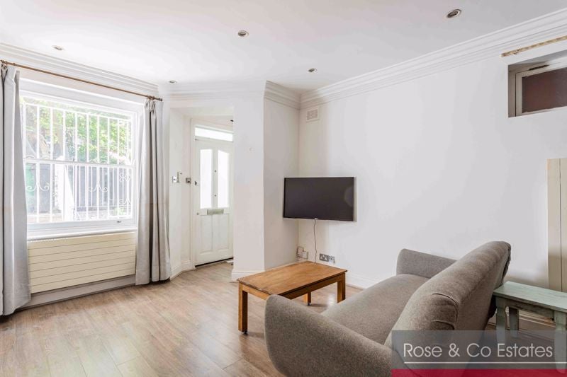 Flat Greencroft Gardens in Greater London