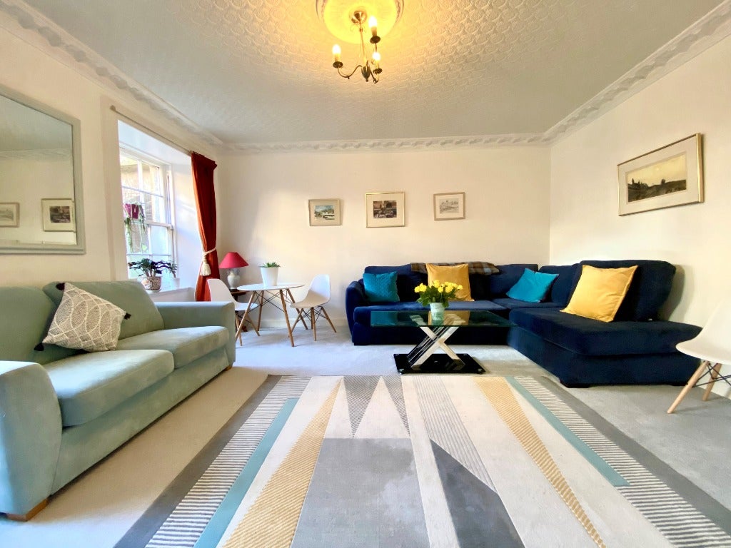 Flat West Princes Street in Glasgow