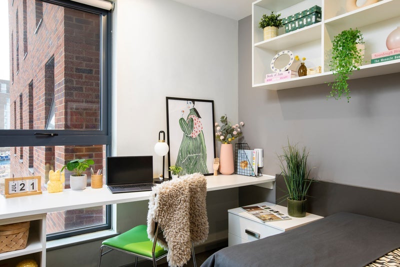 Room St. Pancras Way in Greater London