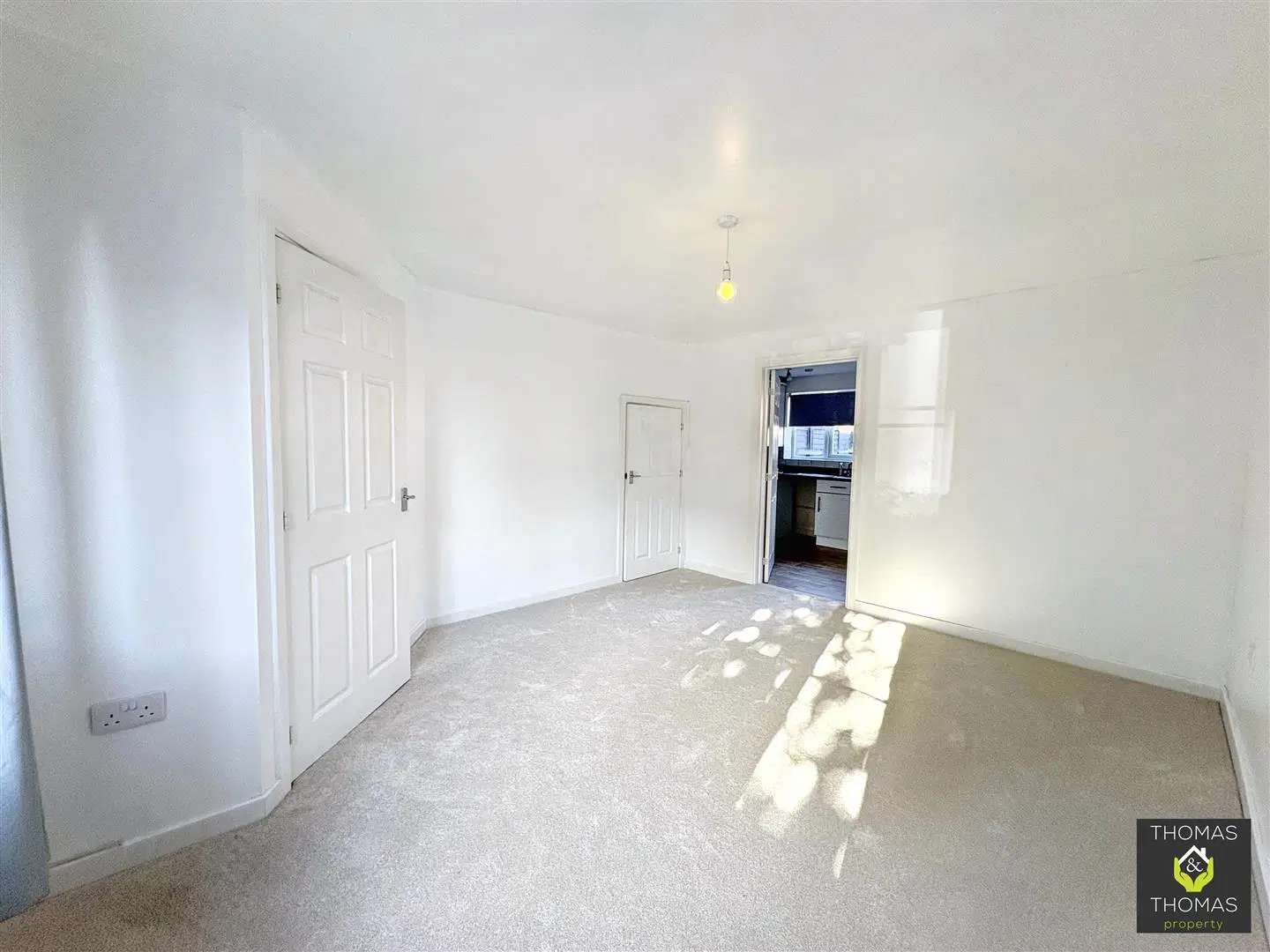House Whitefield Crescent in Tewkesbury
