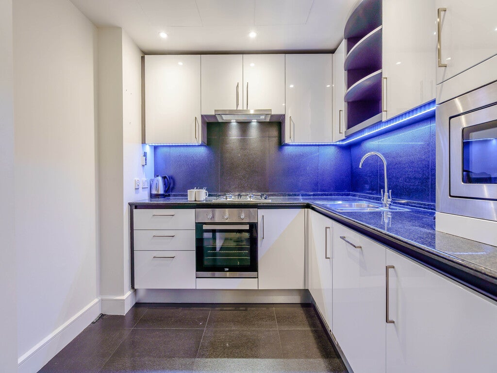 Flat Westferry Circus in Greater London
