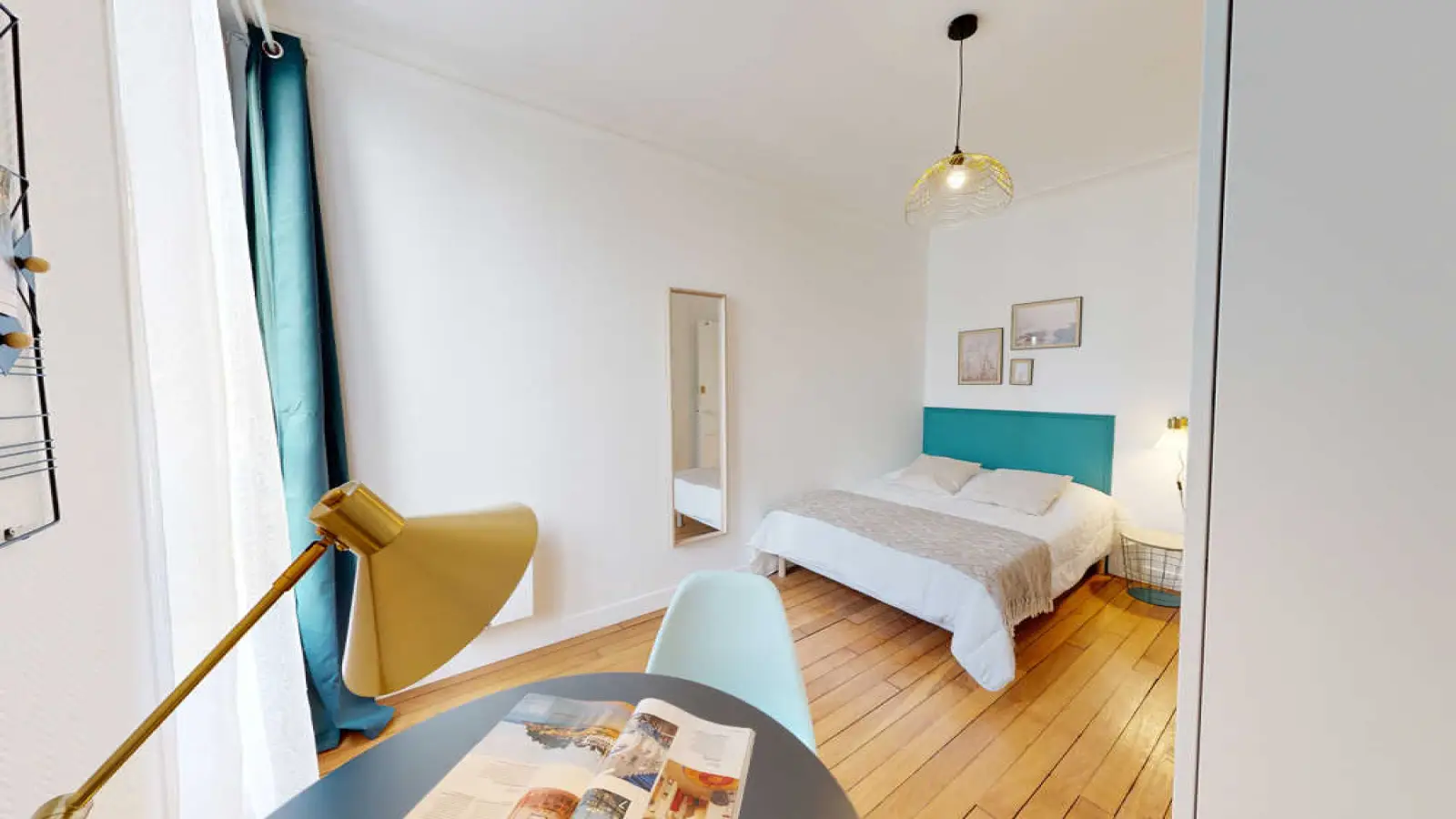 Room Rue Damrémont in Paris