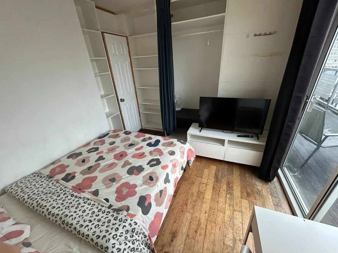 Room City Road in Greater London