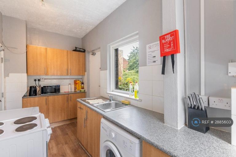 Room London Road in Purfleet-on-Thames
