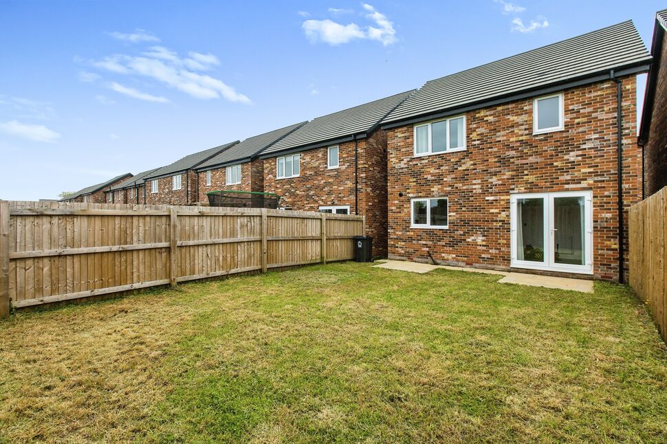 House Caspian Avenue in Preston