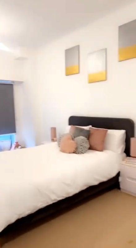 Room Atlantis Avenue in Greater London