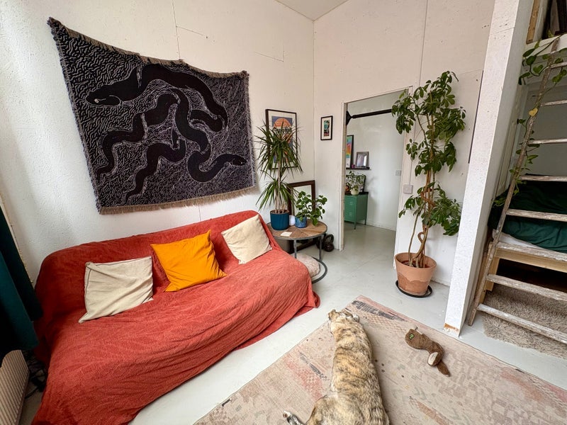 Flat Rendlesham Road in Greater London