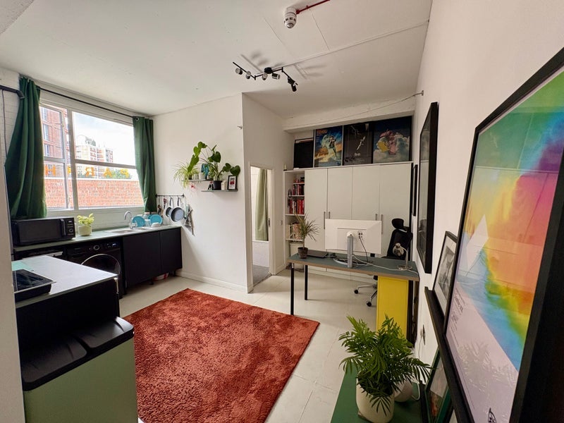 Flat Rendlesham Road in Greater London