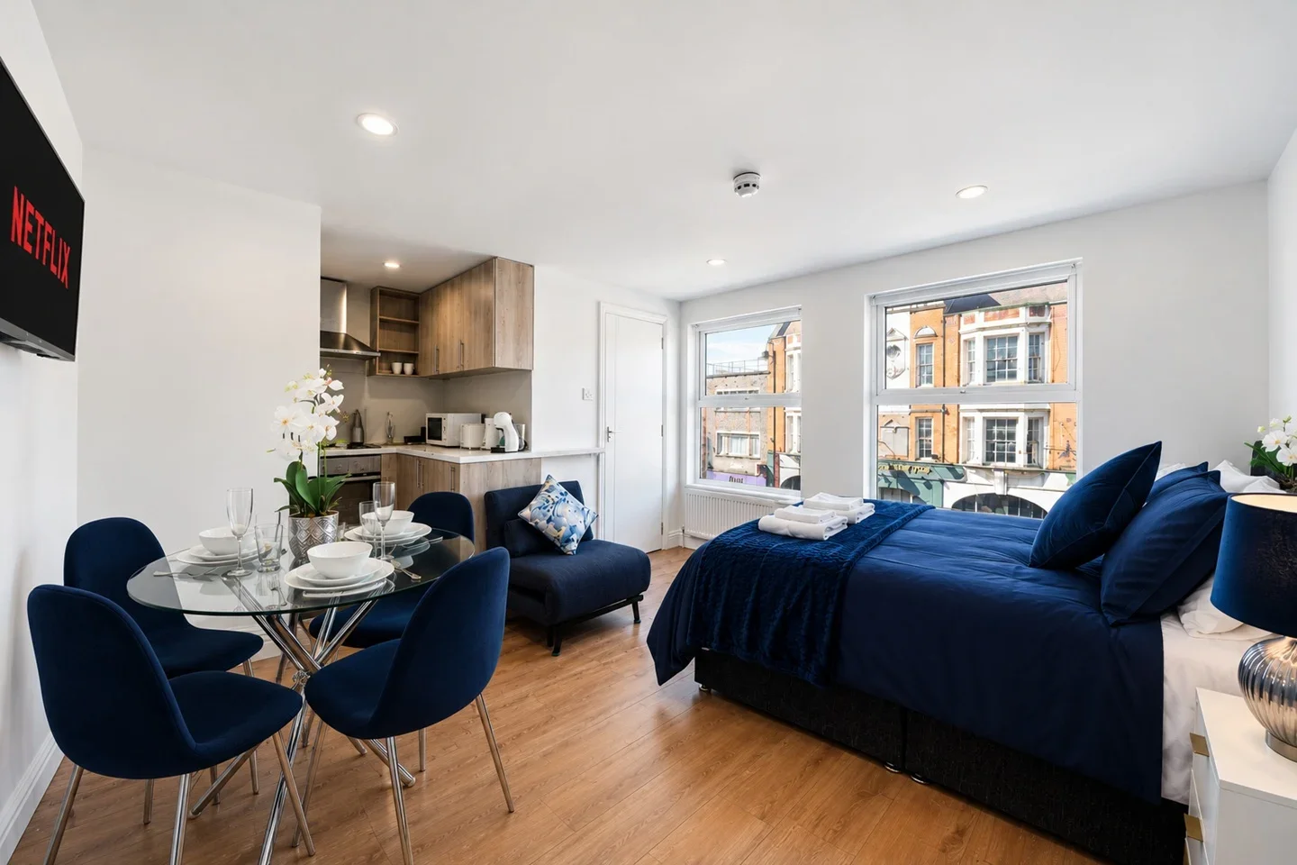 Flat Valnay Street in Greater London