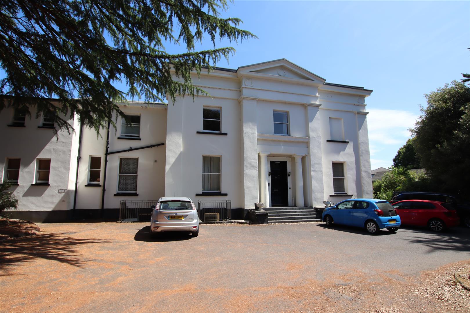 Flat Southlands in Exeter