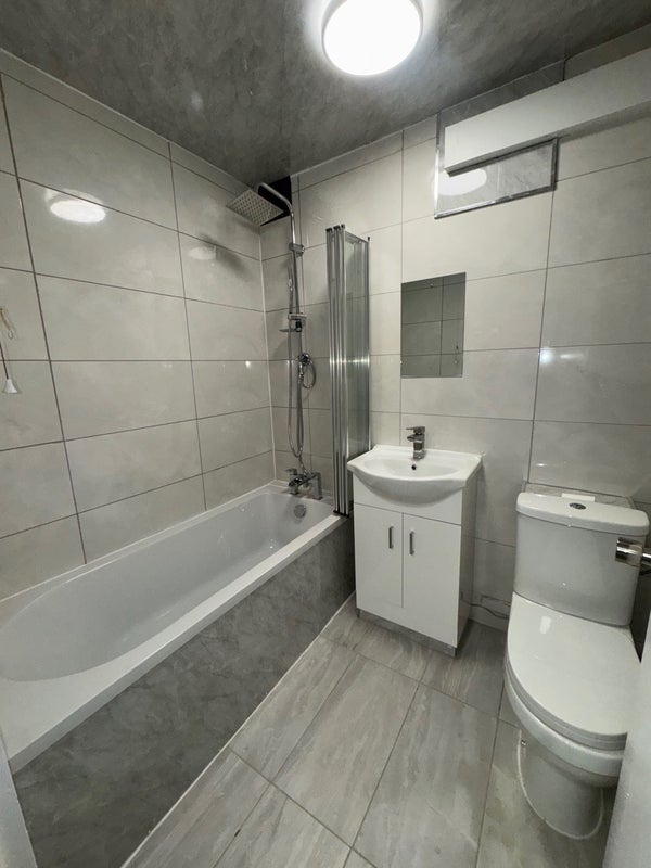 Room Duddeston Manor Road in Birmingham